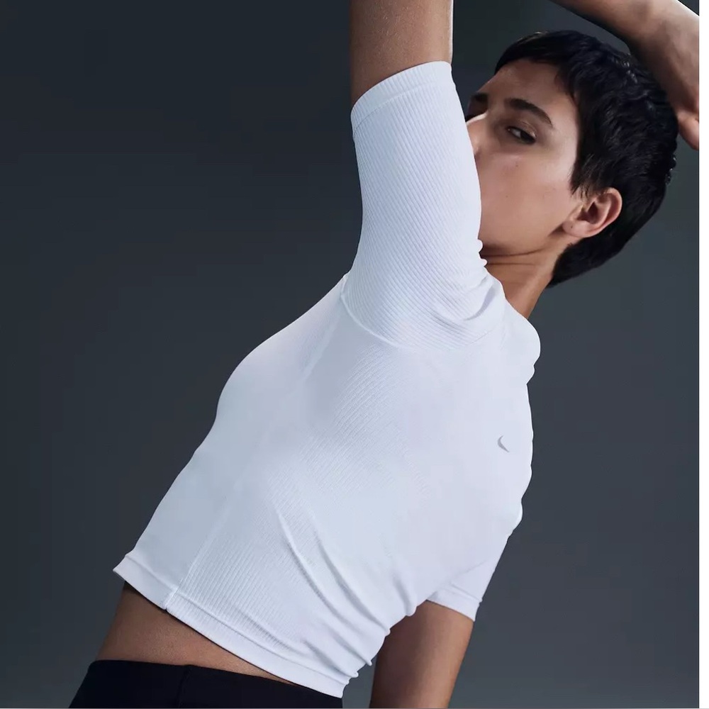 NWT Nike Women's Zenvy Rib Dri-FIT Short-Sleeve Top